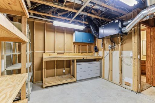 38-web-or-mls-9918-Kiwi-Ave-38.jpg