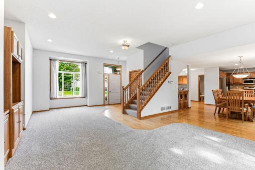 6-web-or-mls-9918-Kiwi-Ave-06.jpg