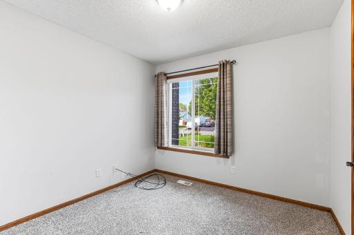 16-web-or-mls-9918-Kiwi-Ave-16.jpg