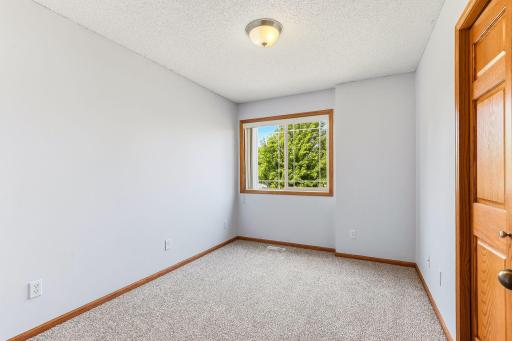 19-web-or-mls-9918-Kiwi-Ave-19.jpg