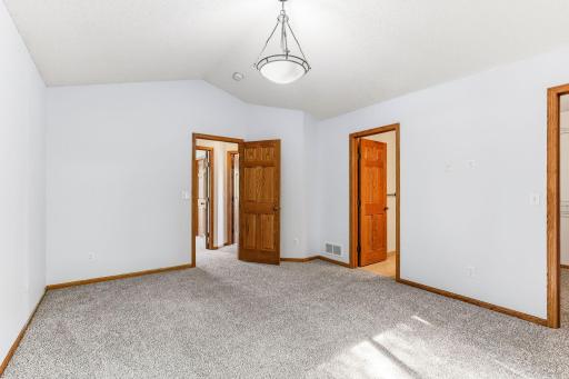 25-web-or-mls-9918-Kiwi-Ave-25.jpg