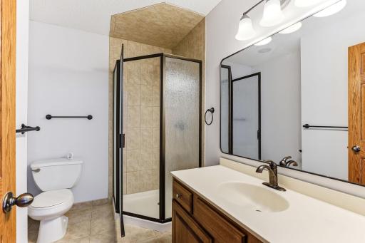 27-web-or-mls-9918-Kiwi-Ave-27.jpg