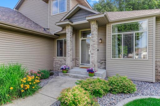 40-web-or-mls-9918-Kiwi-Ave-03.jpg