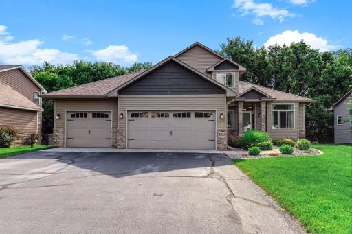 2-web-or-mls-9918-Kiwi-Ave-01.jpg