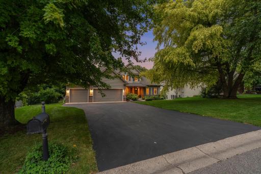 3-web-or-mls-2240 Thrushwood Cir-3.jpg