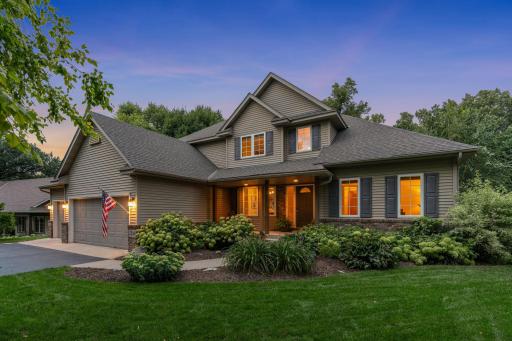 2-web-or-mls-2240 Thrushwood Cir-2.jpg