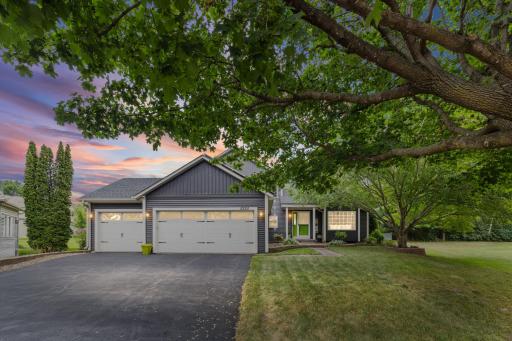 8555 Jorgensen Bay S, Cottage Grove, MN 55016