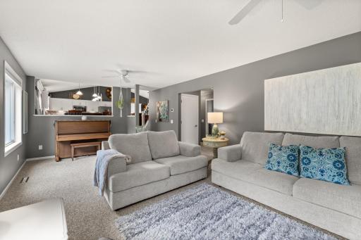 8555 Jorgensen Bay S, Cottage Grove, MN 55016
