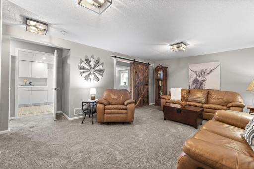 8555 Jorgensen Bay S, Cottage Grove, MN 55016
