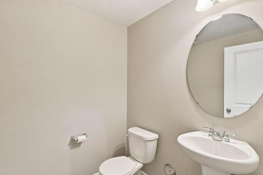 5140 Hampton St NE - Entry level half bath