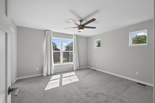 1546 Timberwood Lane, West Saint Paul, MN 55118
