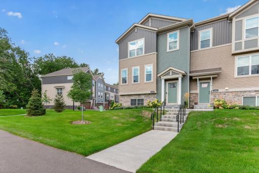 1546 Timberwood Lane, West Saint Paul, MN 55118
