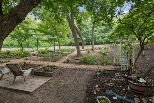 4908 Malibu Drive, Edina, MN 55436