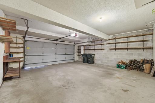 Enough room for 2 car's and storage!