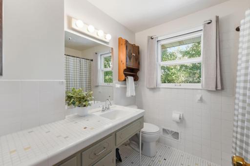 Upper level full bathroom