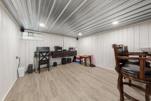 308 1st Street NW, New Richland, MN 56072