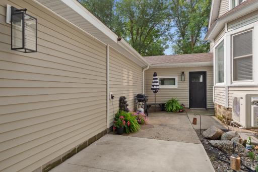 308 1st Street NW, New Richland, MN 56072