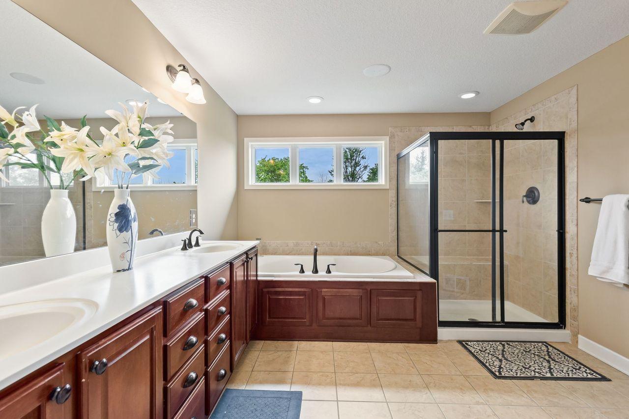 Main Bedroom Bathroom