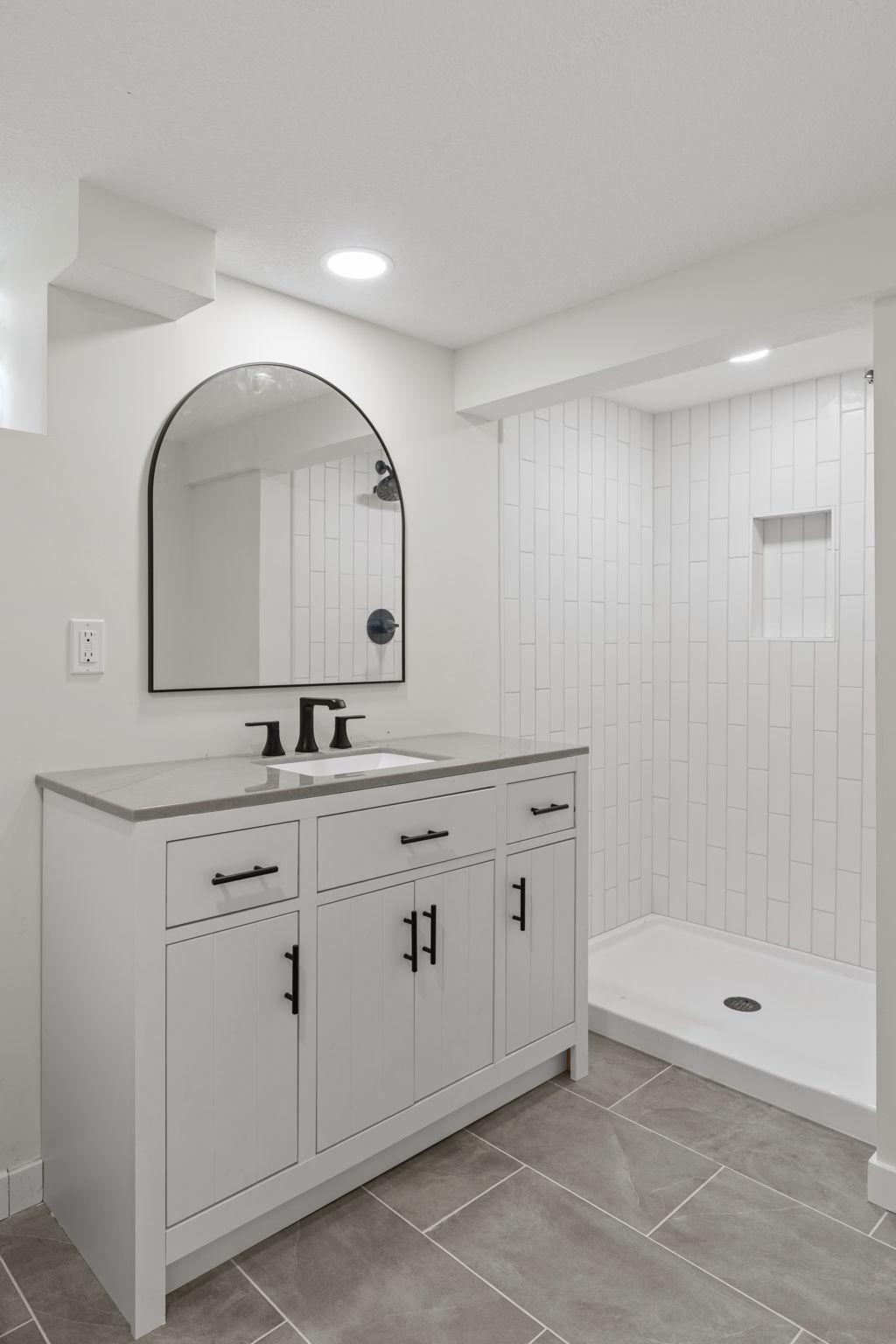 42-web-or-mls-5449 30th Ave-42.jpg