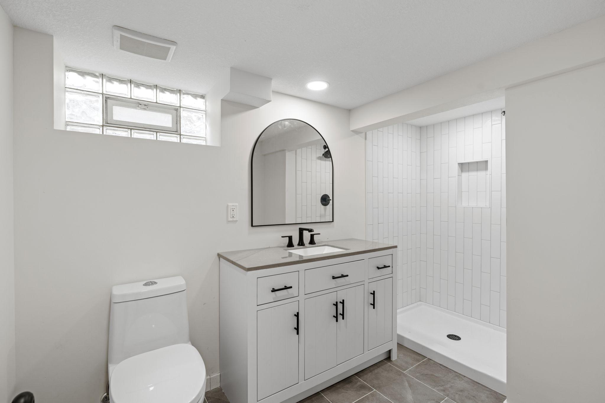 41-web-or-mls-5449 30th Ave-41.jpg