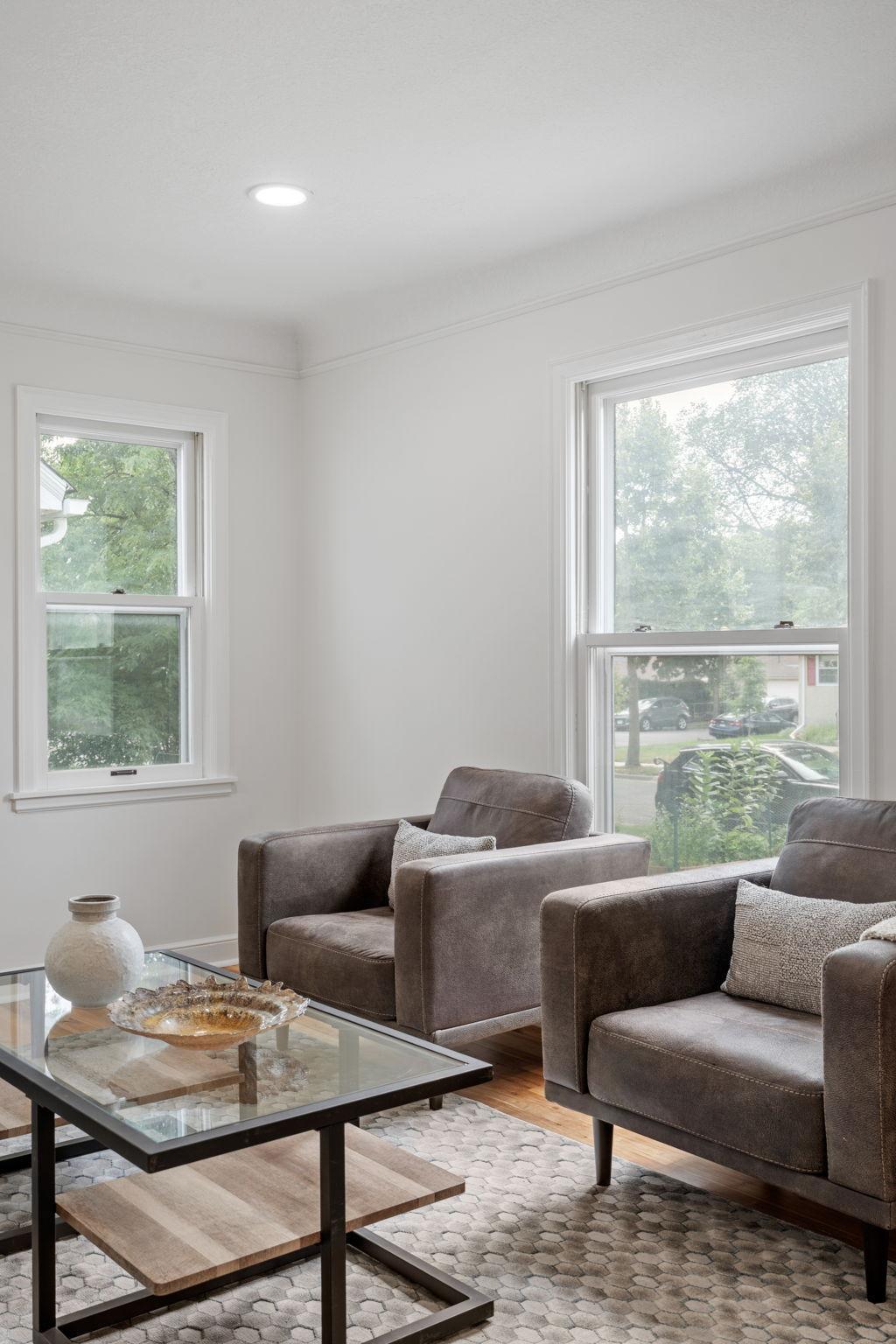 13-web-or-mls-5449 30th Ave-13.jpg