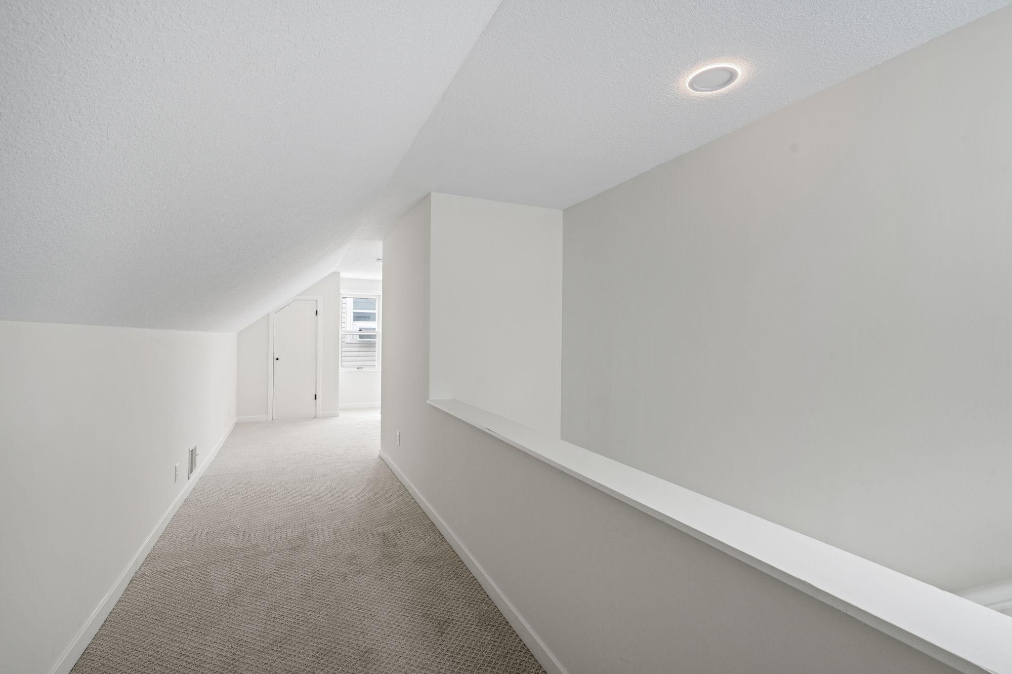 30-web-or-mls-5449 30th Ave-30.jpg