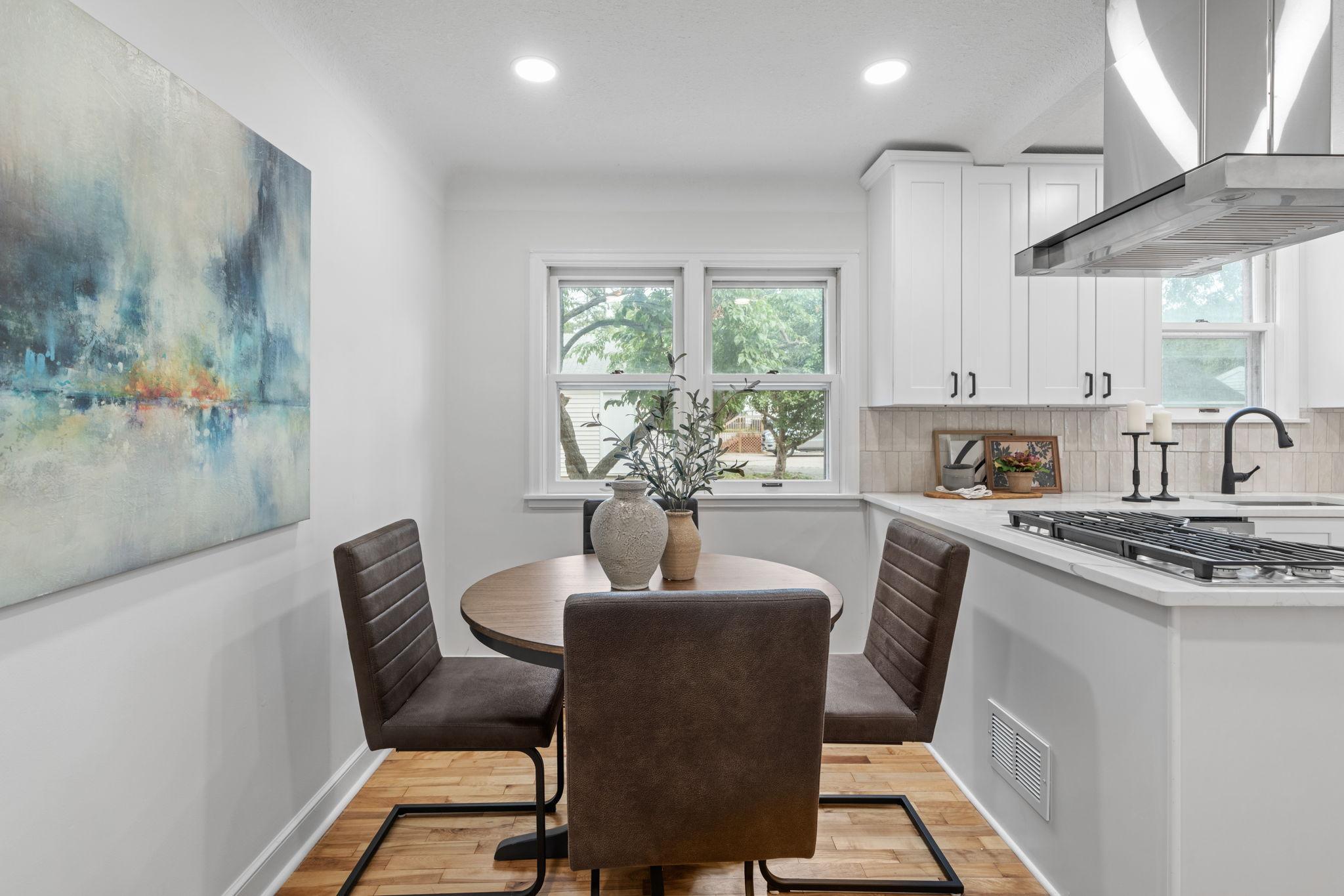 16-web-or-mls-5449 30th Ave-16.jpg