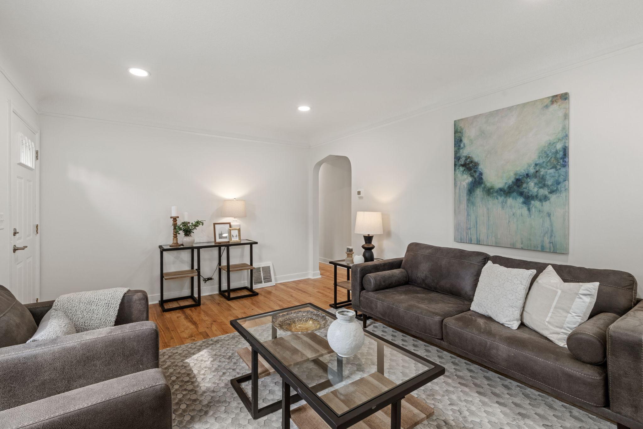 15-web-or-mls-5449 30th Ave-15.jpg
