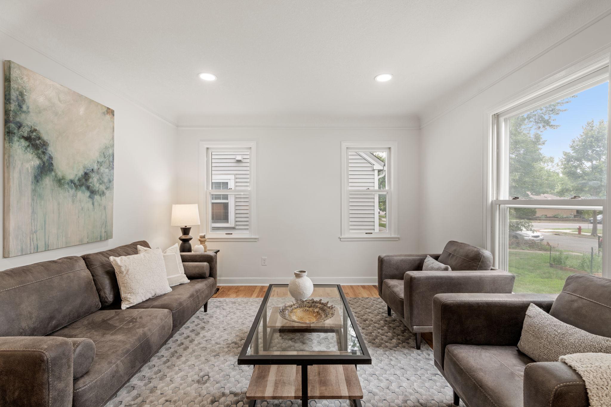 11-web-or-mls-5449 30th Ave-11.jpg