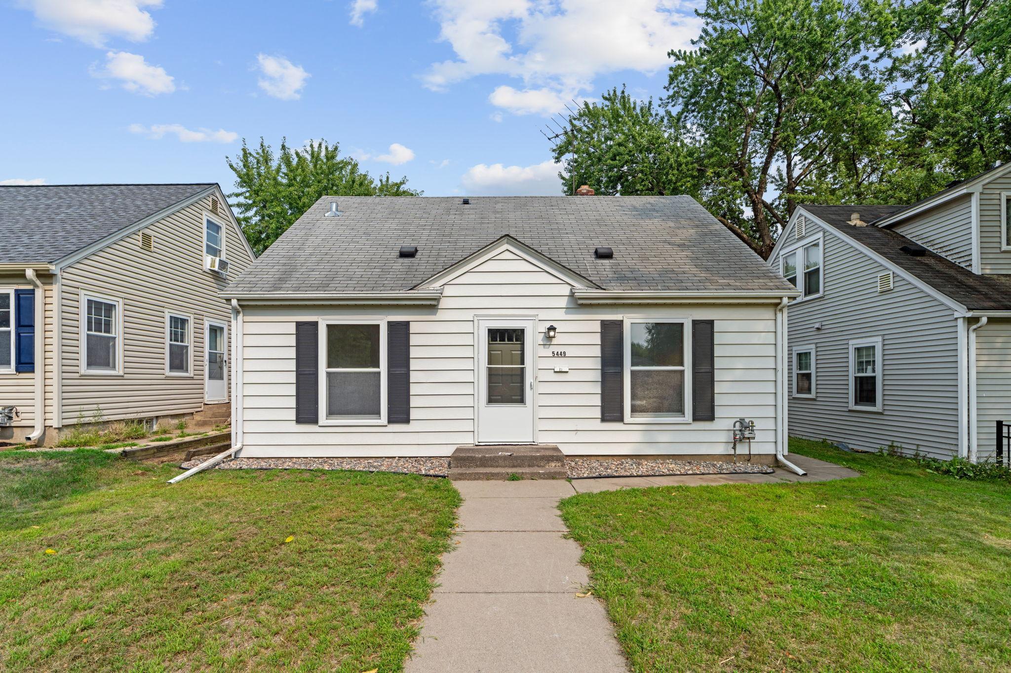 1-web-or-mls-5449 30th Ave-1.jpg