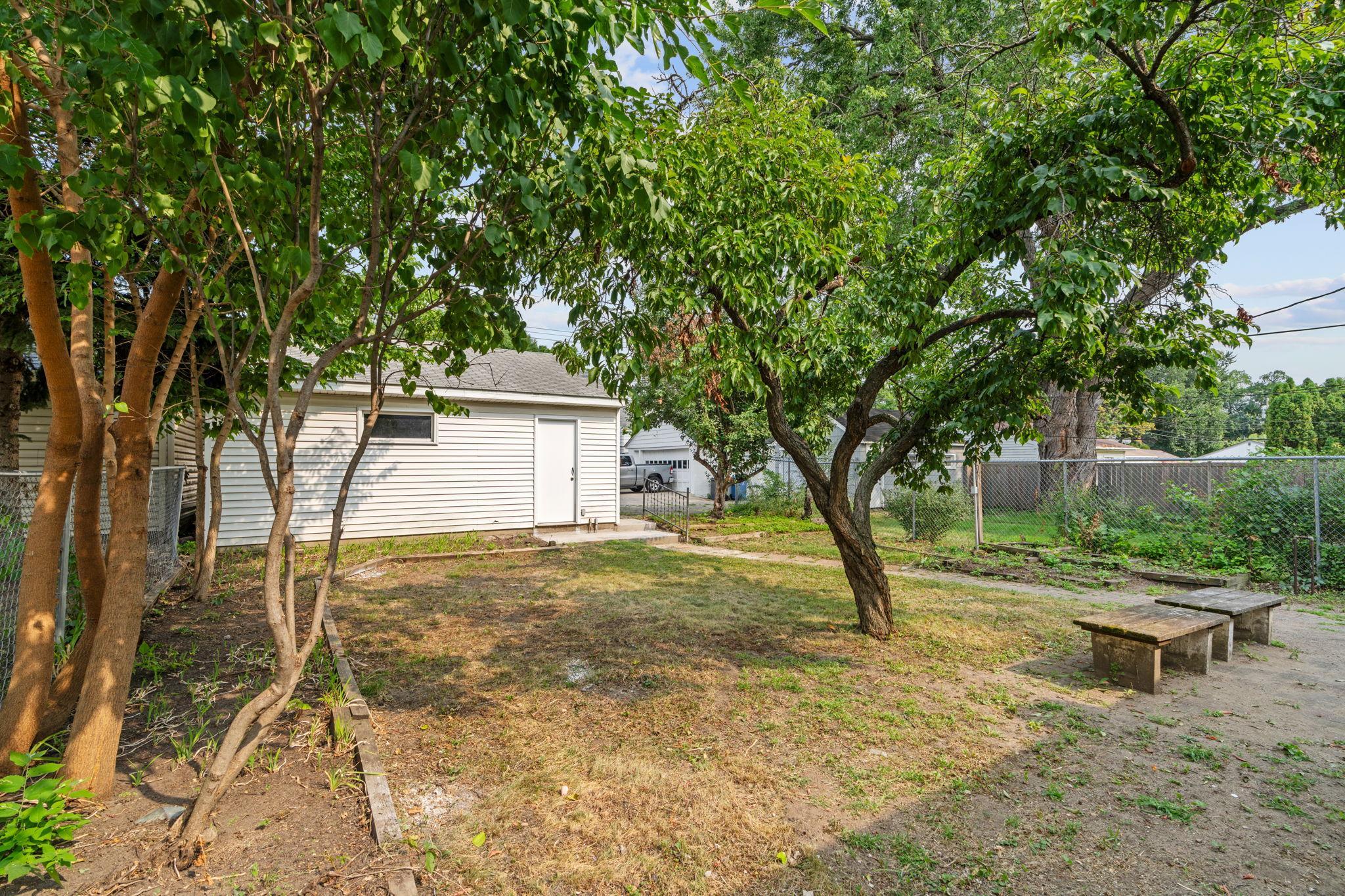 5-web-or-mls-5449 30th Ave-5.jpg
