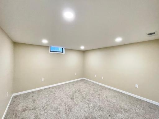 16 S Paffrath Avenue, Springfield, MN 56087