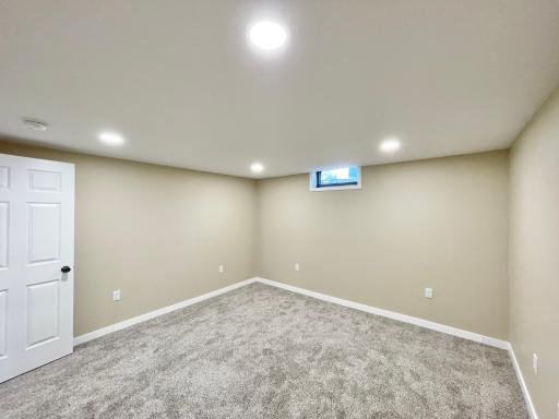 16 S Paffrath Avenue, Springfield, MN 56087