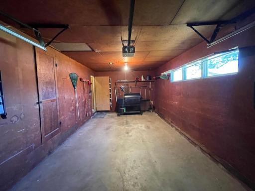 16 S Paffrath Avenue, Springfield, MN 56087