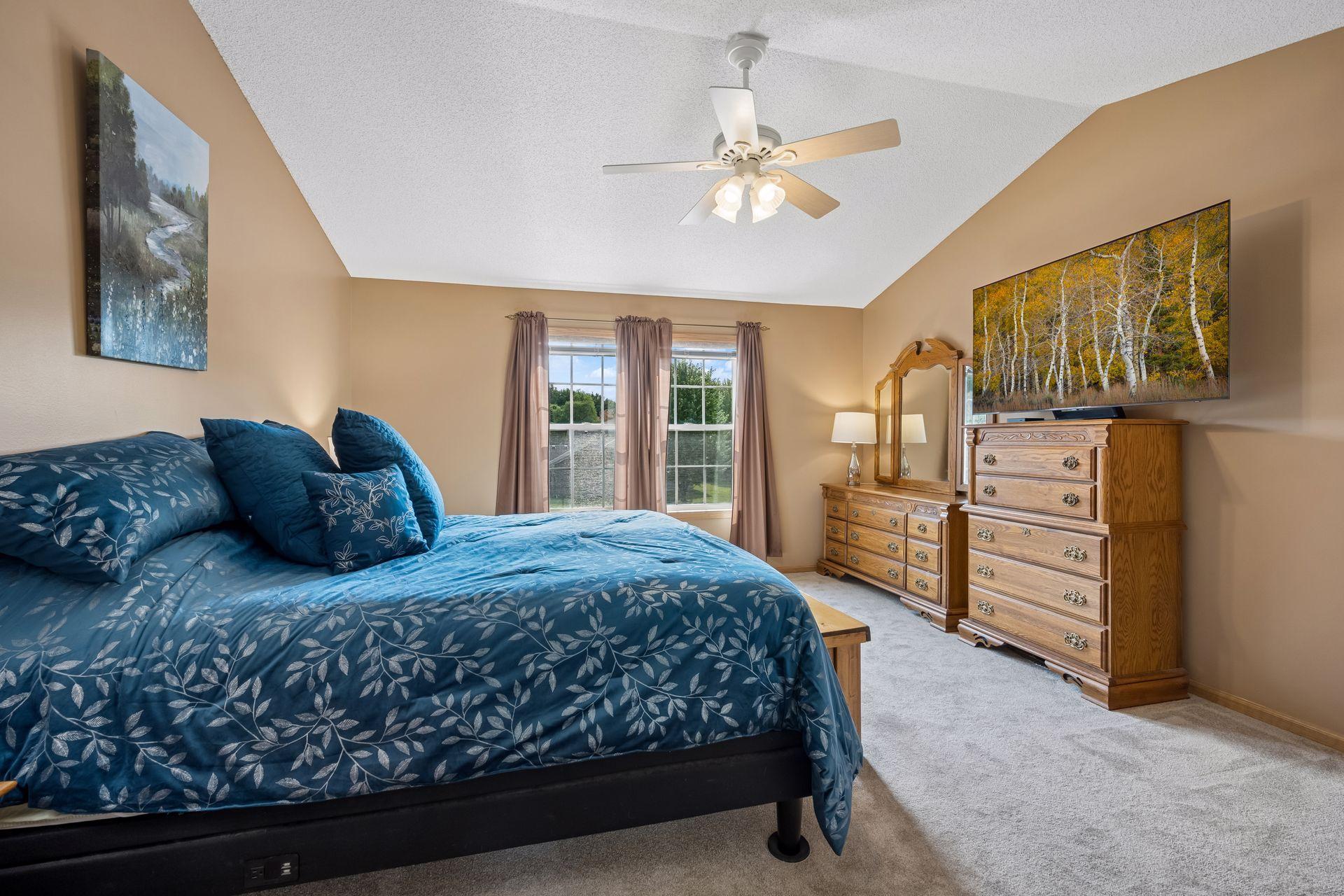 680 Kayla Lane primary bedroom 1.jpg