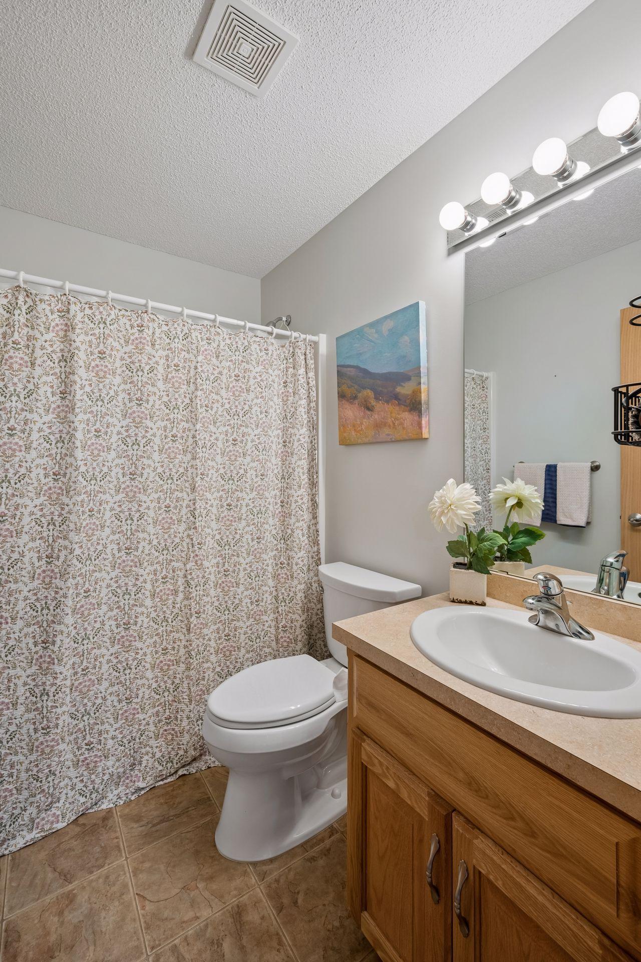 Upper Level Full Bathroom