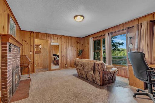 20 Living Room.jpg