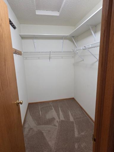 5853 Oxboro Avenue N, Oak Park Heights, MN 55082