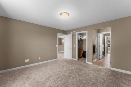 4014 Holasek Path, Chaska MN