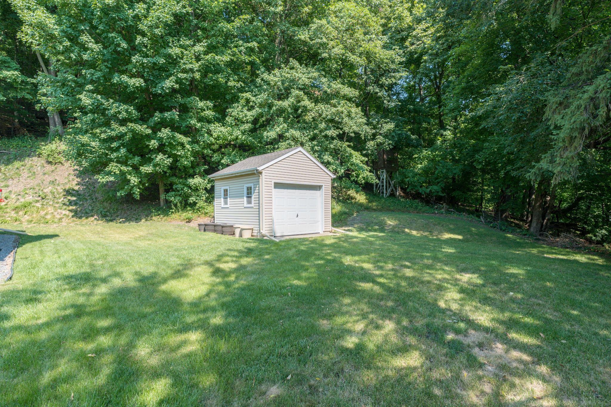 40-web-or-mls-48186-belgrade-township-193.jpg