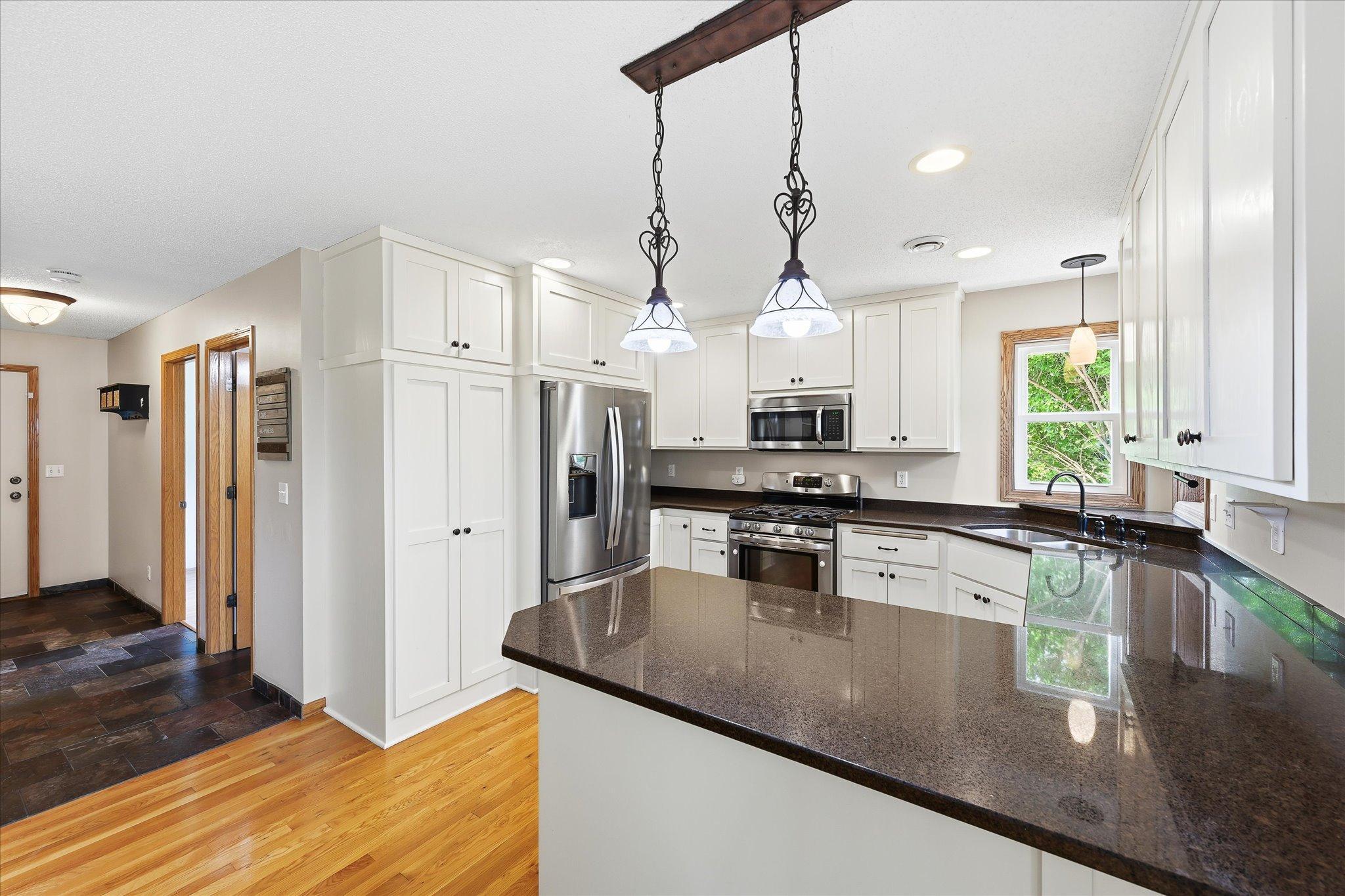 23-6592 Albert Ct [3281589]- 028.jpg