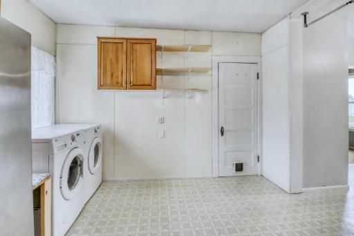 Laundry1_1.JPG