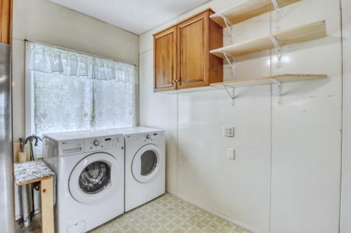 Laundry1_0.JPG