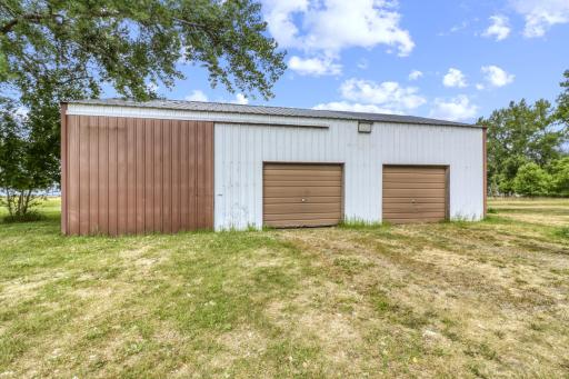 Garage_exterior1_0.JPG