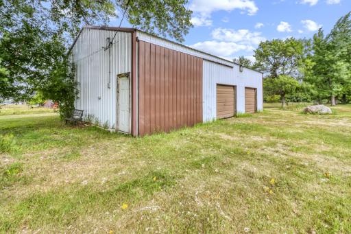 Garage_exterior1_1.JPG