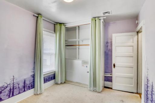 Upstairs Bedroom4_2.JPG