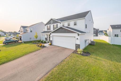 6254 Highland Hills Lane S, Cottage Grove, MN 55016
