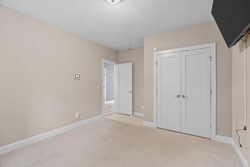 56-web-or-mls-4516 Chowen Ave S-56.jpg