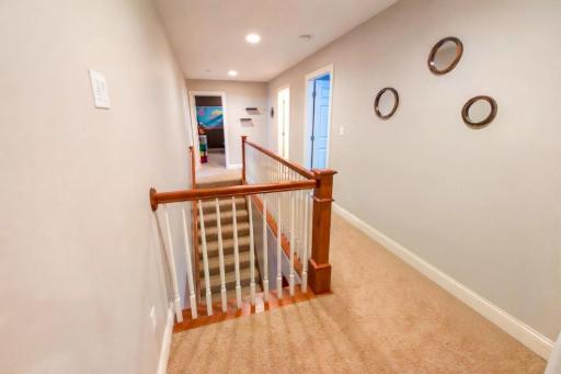 205b upstairs hallway.jpg