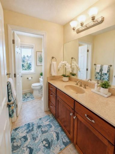 204 upstairs bathroom 1.jpg